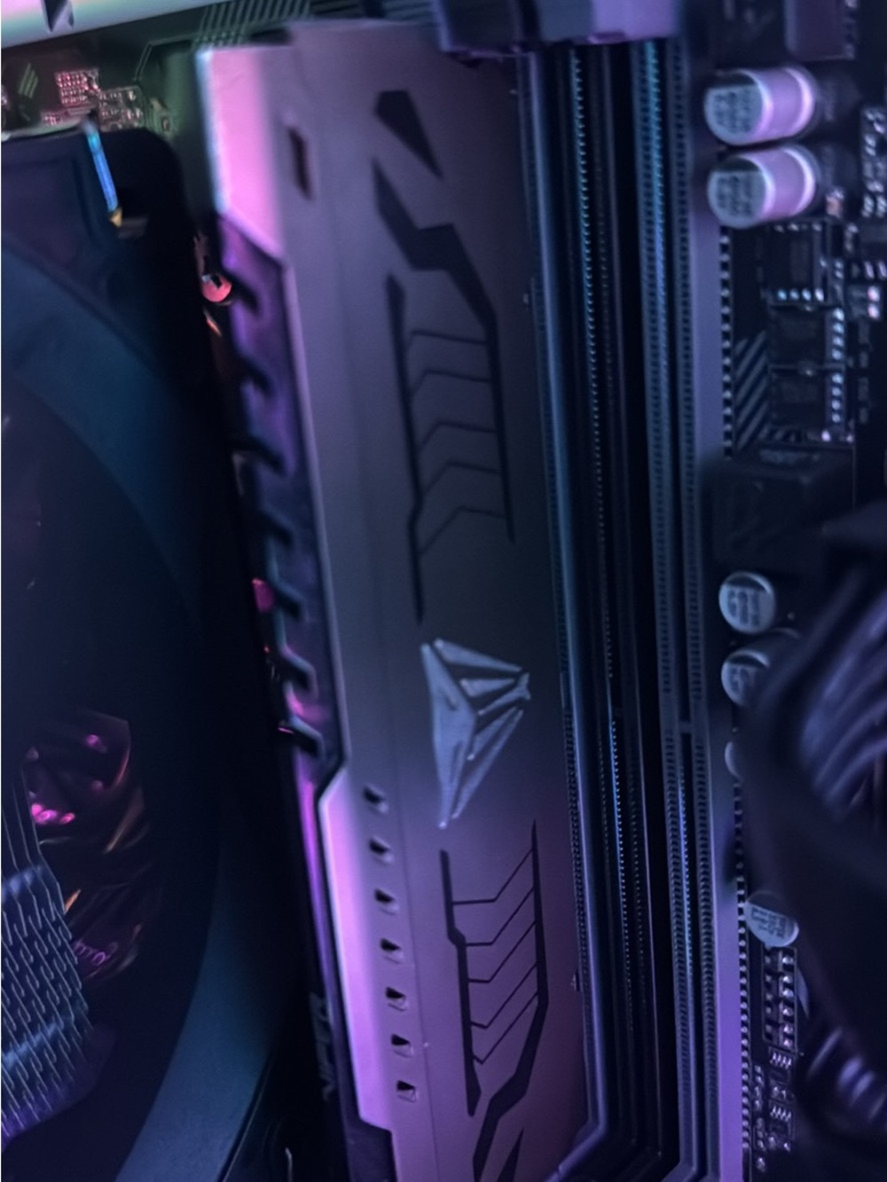 [SOLD] DDR4 Gaming RAM Module - Black